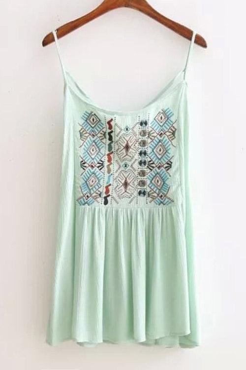 Bohemia Sleeveless Top With Embroidery Pattern